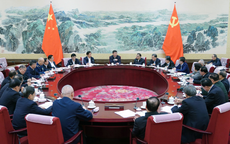　　12月25日至26日，中共中央政治局召開民主生活會，中共中央總書記習近平主持會議并發表重要講話。新華社記者 謝環馳 攝
